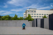 Fotoschlumpfs Abenteuerreisen und Charlie Brown in Berlin