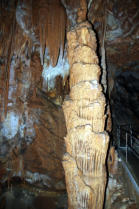Einzigartige Formationen in der Orient Cave