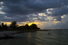 Fotoschlumpfs am Strand von Anna-Maria-Island