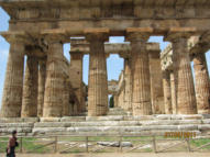 Die Tempelanlagen von Paestum. (c) Fotoschlumpfs Abenteuerreisen.