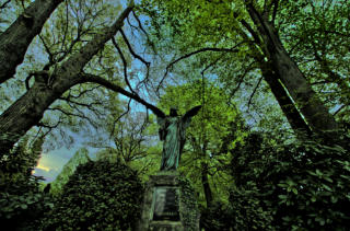 Ein Engel in Ohlsdorf (c) Fotoschlumpfs Abenteuerreisen