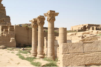 Auf Nilkreuzfahrt in Dendera. By Fotoschlumpfs Abenteuerreisen