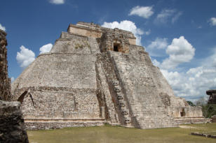 Fotoschlumpfs Abenteuerreisen in Uxmal.  Fotoschlumpfs Abenteuer