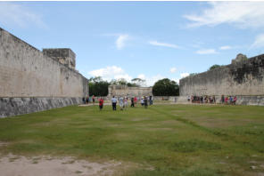 Rundgang in Chichen Itza  Fotoschlumpfs Abenteuerreisen