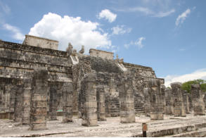 Rundgang in Chichen Itza  Fotoschlumpfs Abenteuerreisen