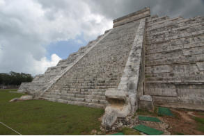 Rundgang in Chichen Itza  Fotoschlumpfs Abenteuerreisen