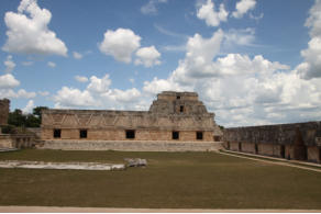 Fotoschlumpfs Abenteuerreisen in Uxmal.  Fotoschlumpfs Abenteuer