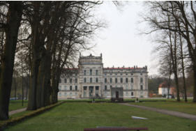Fotoschlumpfs Abenteuerreisen im Ludwigsluster Schlosspark