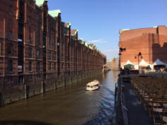 Der Jedermann in Hamburgs Speicherstadt