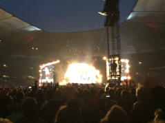 Fotoschlumpfs Abenteuerreisen bei Axl/DC im hamburger Volksparkstadion