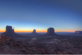 Blaue Stunde im Monument Valley  Fotoschlumpfs Abenteuerreisen