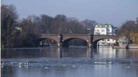 Spaziergang an der Auenalster in Hamburg (c) Fotoschumpfs Abenteuerreisen