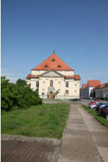 <Viele>Fotoschlumpfs Abenteurreisenund Kirchenruine von Zerbst